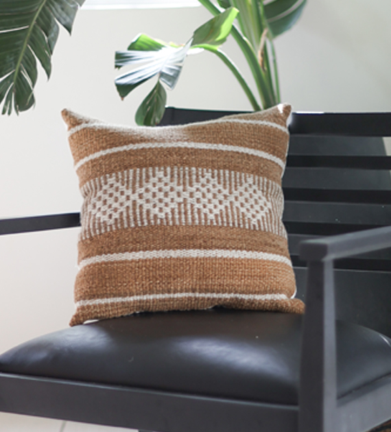 almohadon-atamisqui-cuad-ch-base-choco