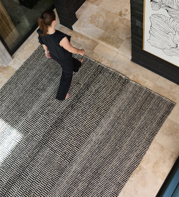 alfombra-peinecillo-b-n